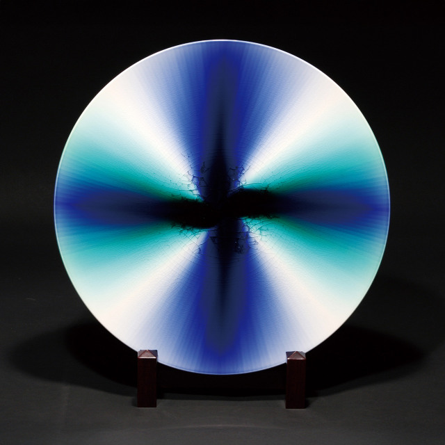 16号飾皿・ロンド（皿立付）