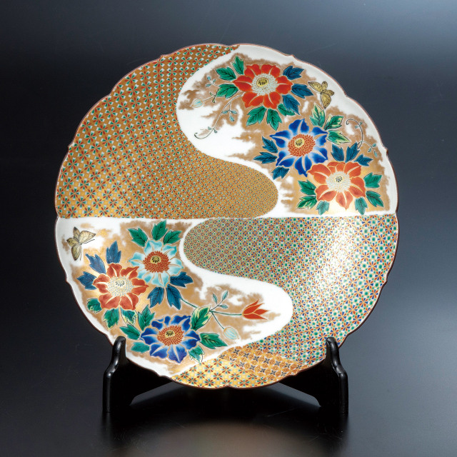 10号飾皿・彩色鉄仙（皿立付）