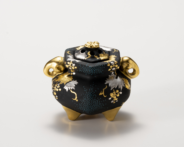 六角極小香炉 白金盛葡萄図青粒 / 三代・仲田錦玉 かぶらきでしか買えない