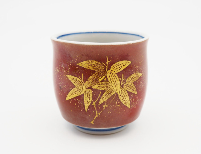 盃 釉裏金彩若竹文・赤 / 吉田美統 かぶらきでしか買えない