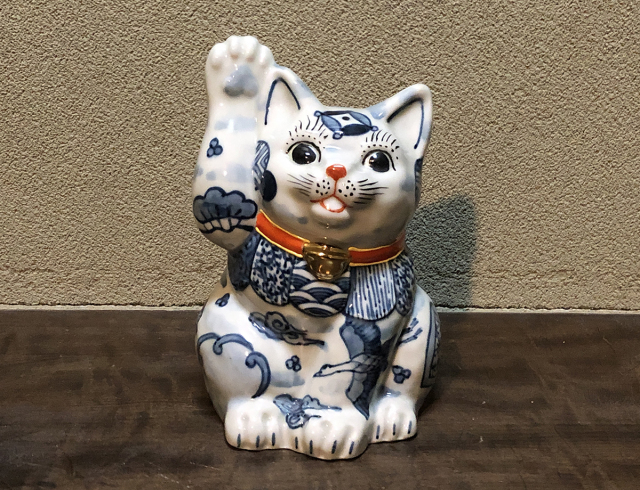 復興支援》染付 招き猫 かぶらきでしか買えない