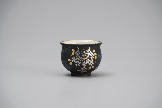 酒盃・白金盛枝垂桜図青粒