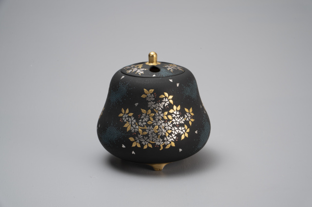 香炉・白金盛梅桜図青粒