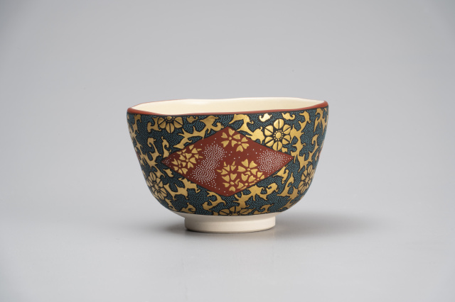 抹茶碗・白金盛枝垂桜図青粒