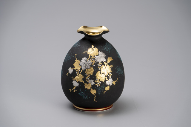 花入・白金盛葡萄図青粒
