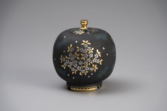 香炉・白金盛梅桜図青粒