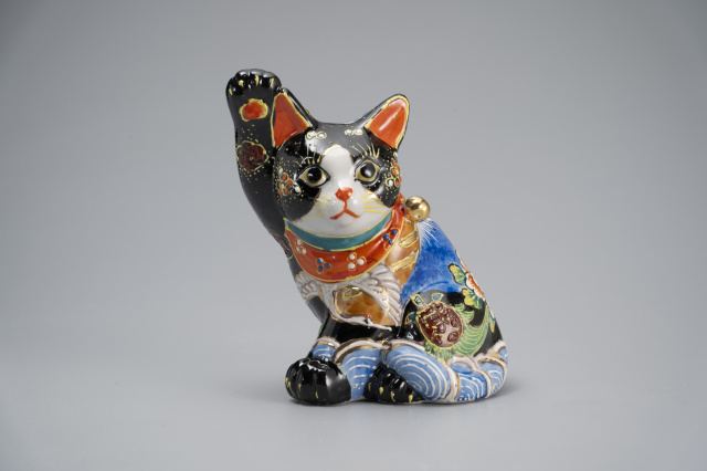 5.5号横座招き猫・黒盛鶴亀花と蝶