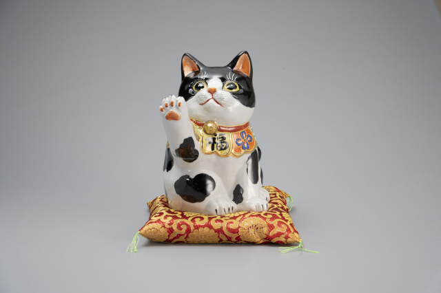 6.5号タッチ猫・黒ブチ ざぶとん付