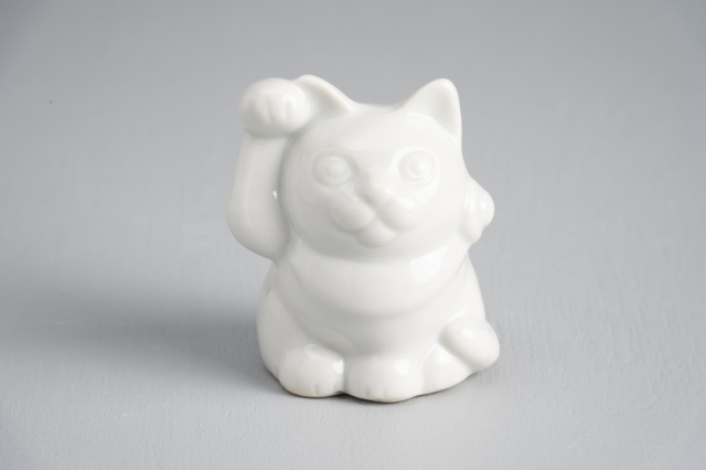 2号招き猫(右)