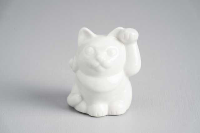 2号招き猫(左)