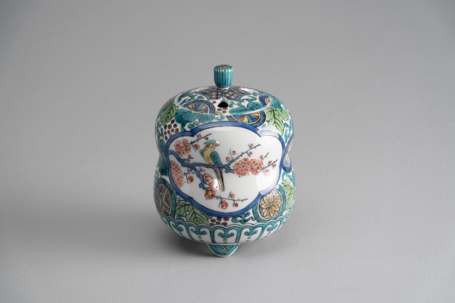 香炉・色絵花鳥絵変葛に丸紋図