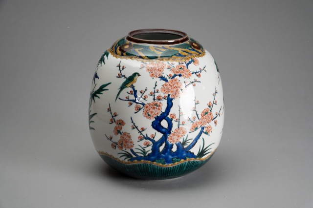 8号飾壺・色絵松竹梅図