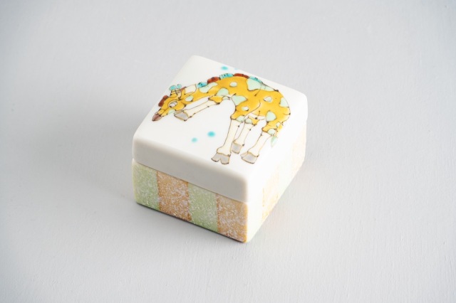 小箱（正方）・キリン