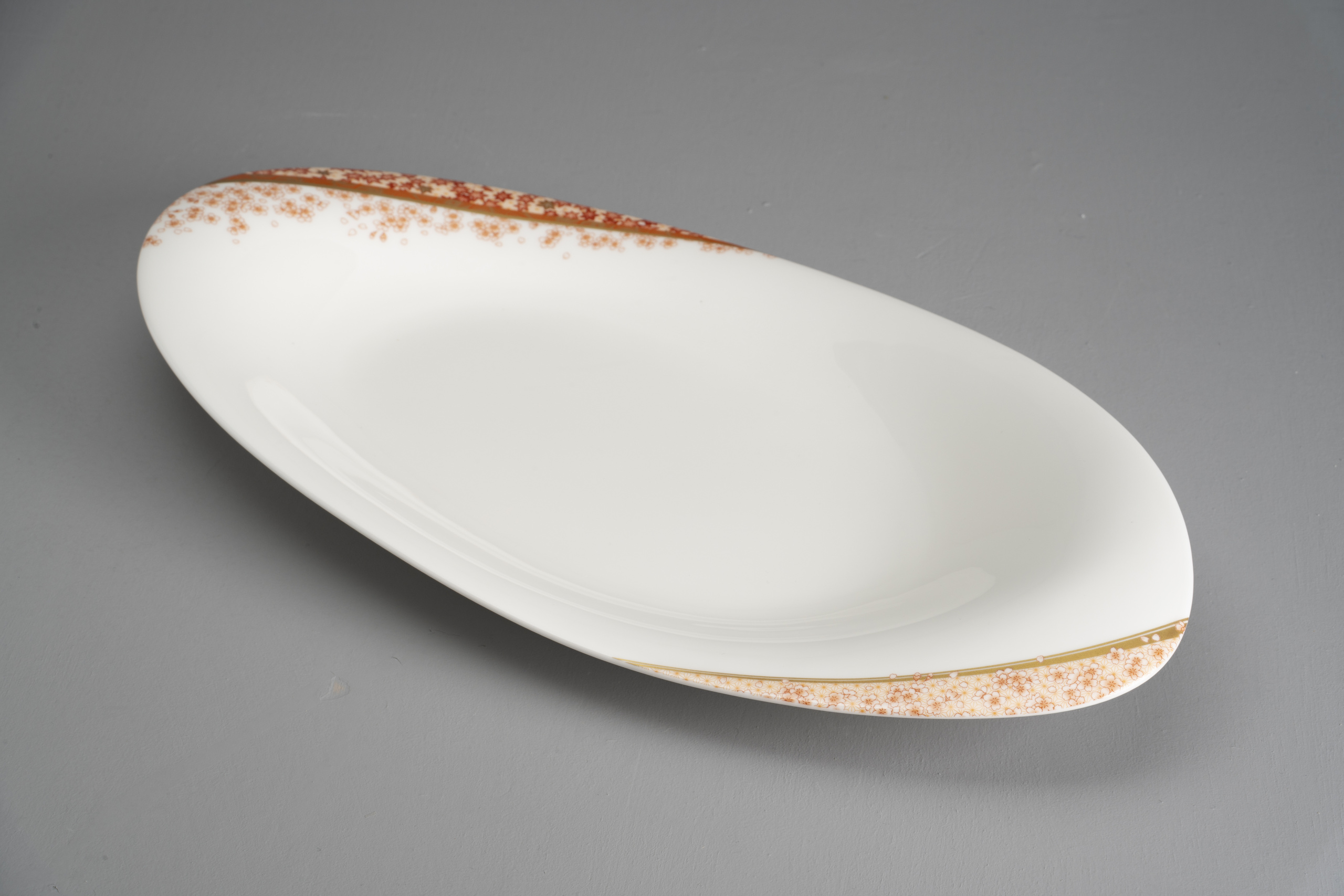 SIJIMA OVAL PLATE380・赤絵春秋