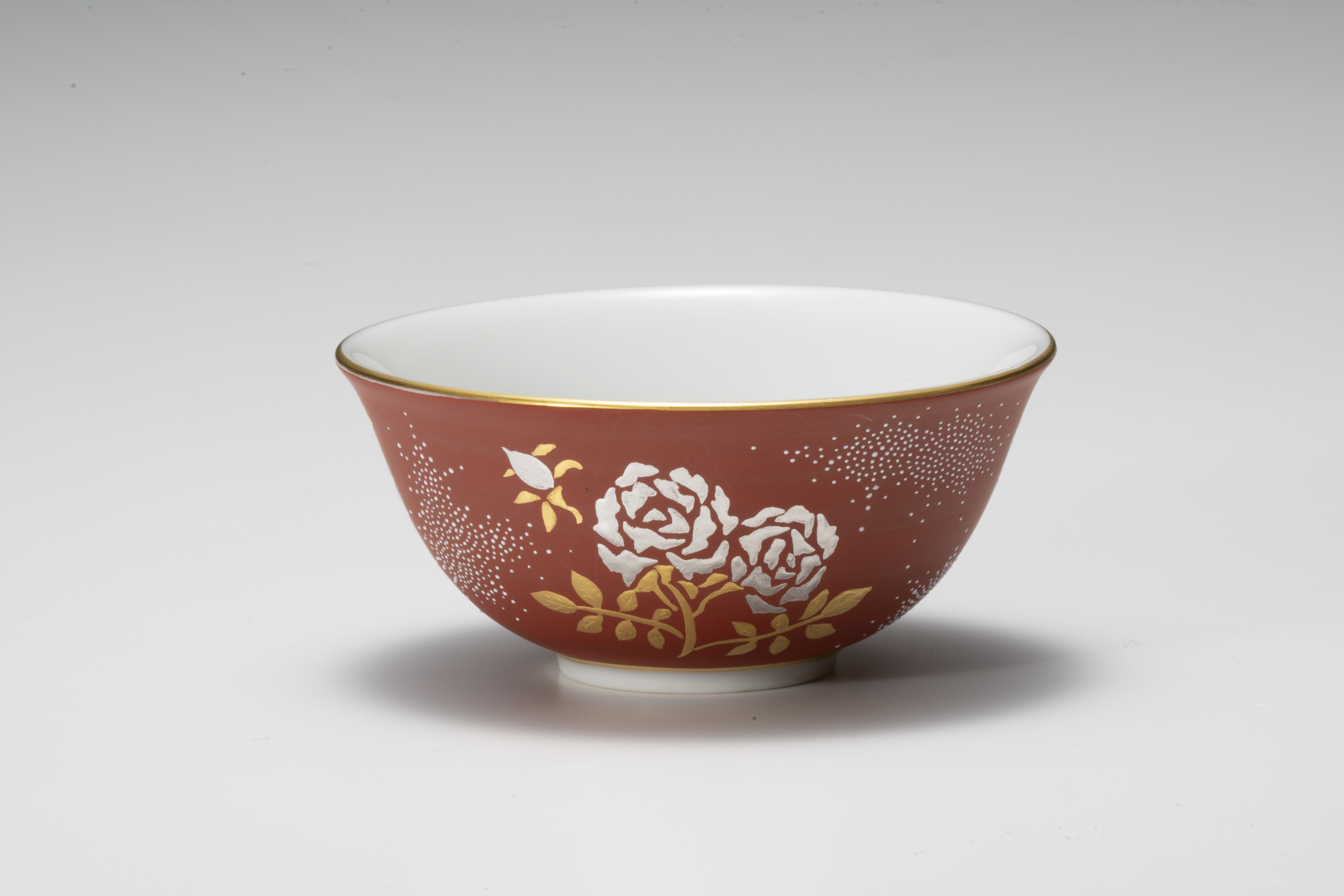 仲田錦玉・白金盛薔薇図赤地白粒