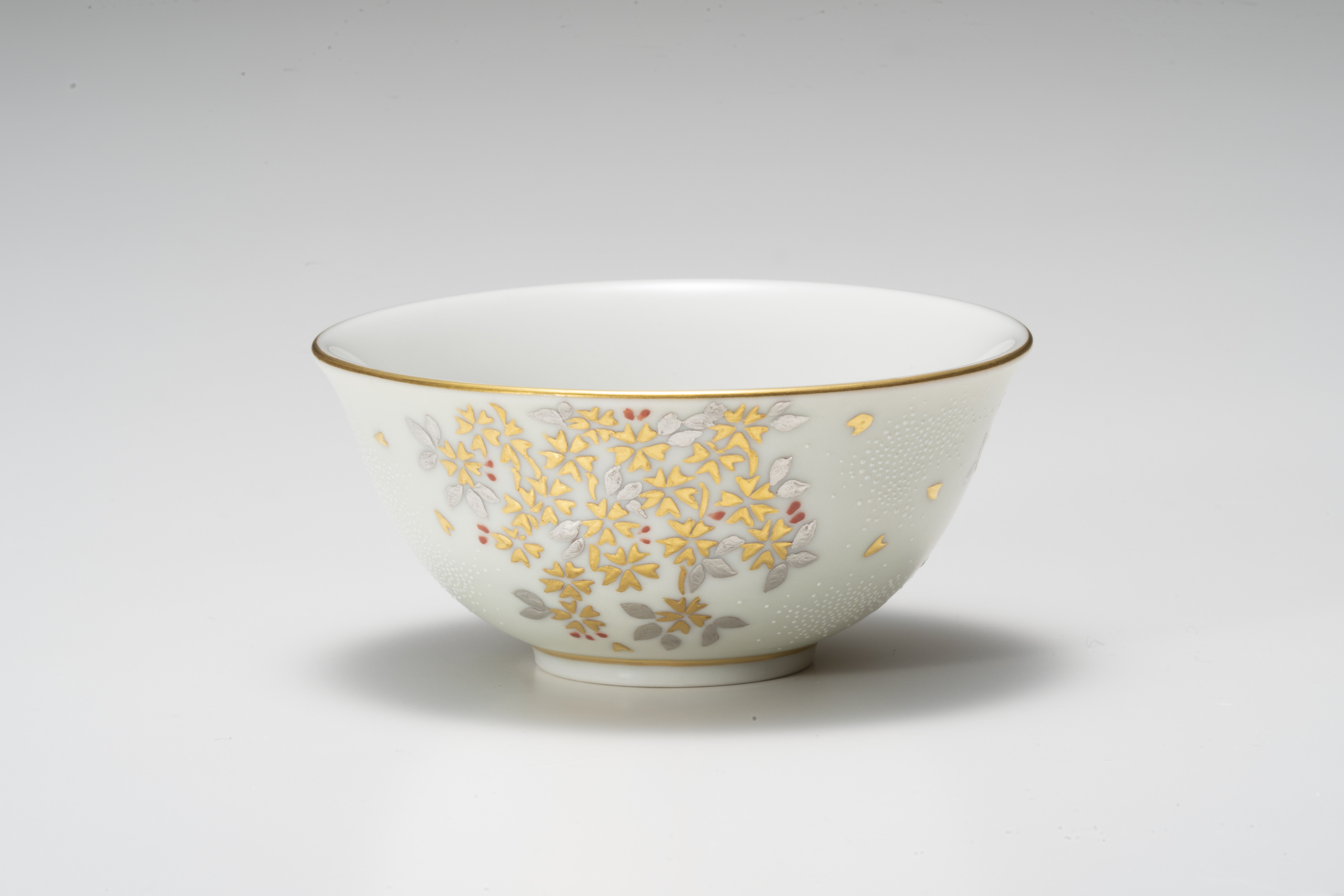 仲田錦玉・白金盛枝垂桜図ヒワ地白粒
