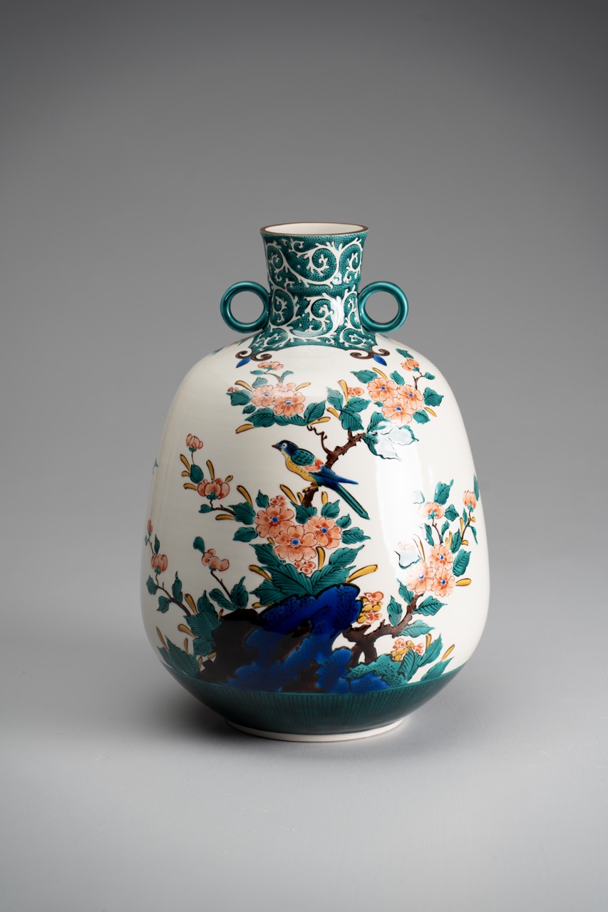 飾壺・色絵花鳥絵変双耳付壺