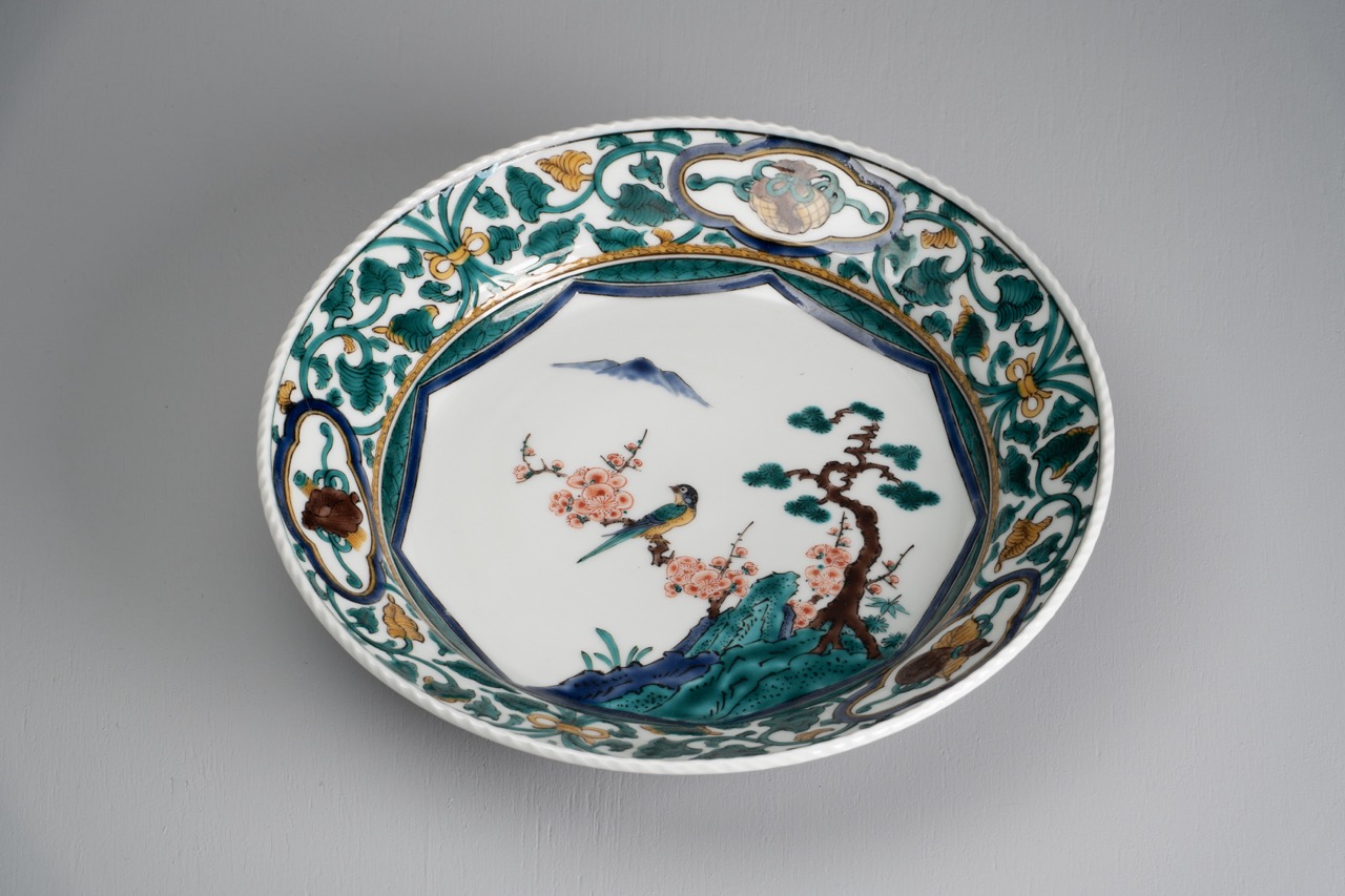 飾皿・色絵松竹梅図