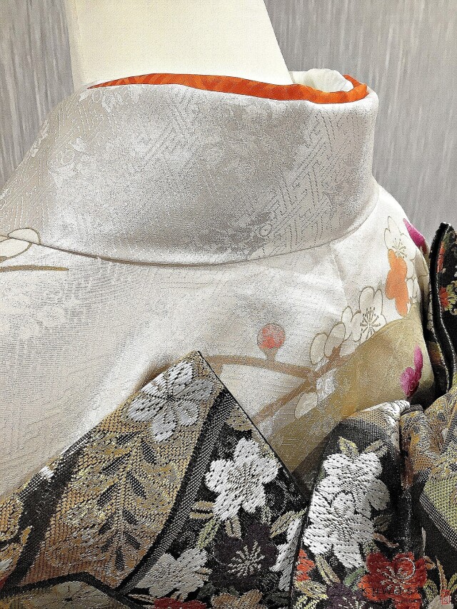 格安！　振袖フルセット　8点　成人式　結婚式　前撮り　蝶々　クリーム色　袋帯　白 正絹振袖レンタル】 80003 パールホワイト花蝶地紋正絹振袖袋帯