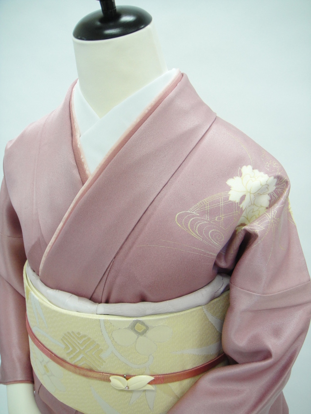 クワシ着物レンタル ピンク綸子四季柄正絹訪問着