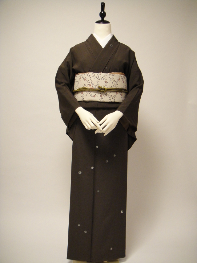 クワシ着物レンタル ブラウン水玉柄手刺繍正絹付下小紋