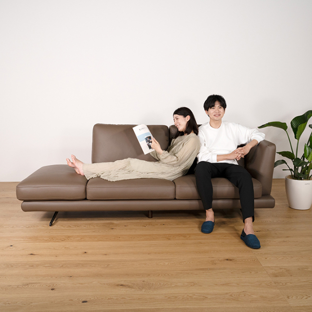 50％オフ!!【現品限り】 Siifaワンアームソファ