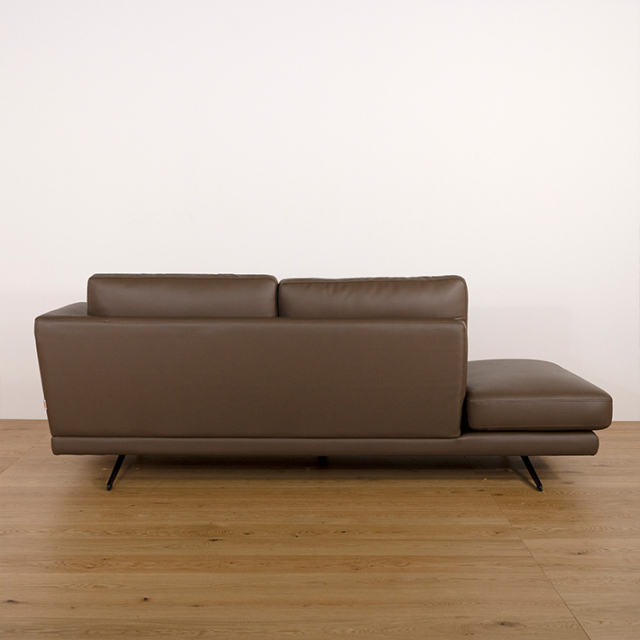 50％オフ!!【現品限り】 Siifaワンアームソファ