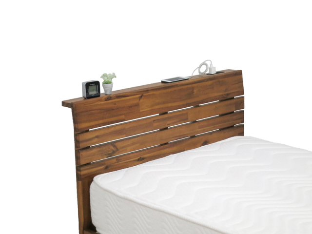 ベッドのヘッド部の写真