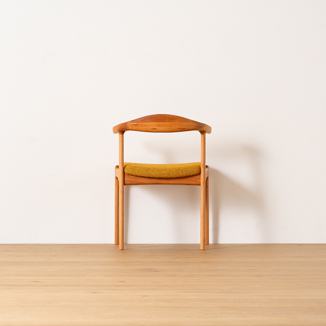 50％オフ!! 【ほぼ新品】【現品限り】円／MADOKA 天然木・無垢使用の木製チェア-ブラックチェリー