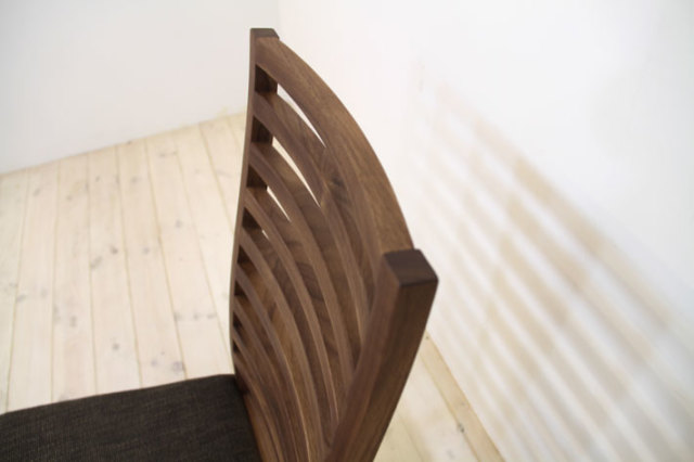 凛／RIN 天然木・無垢材使用のダイニングチェア：ハイバック