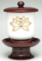 仏具　 茶台　プラスチック製　溜色　２寸（茶湯器別）