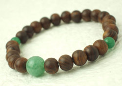 数珠　念珠　腕輪　ブレス　栴檀　翡翠入り
