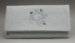 数珠袋　数珠入　折りたたみ　ちりめん刺繍入り　グレー