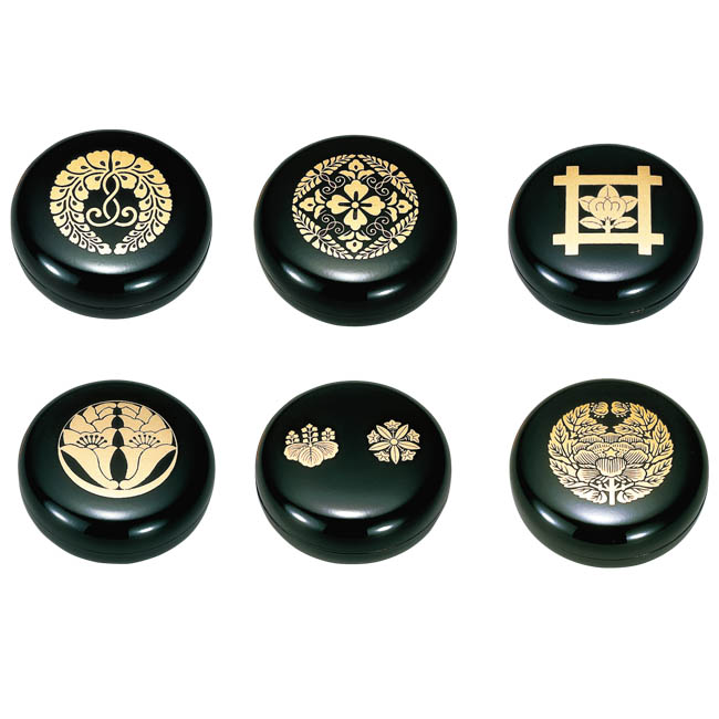 香合　紋入り　黒　２.５寸