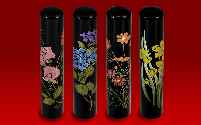 黒水牛 花柄の蒔絵個人用実印 手彫り仕上げ 26書体から 12mm 13 5mm 15mm 16 5mm