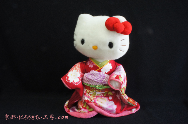 本物仕立の着物！高級友禅着物ハローキティぬいぐるみ/和風キティ/ひきづり姿