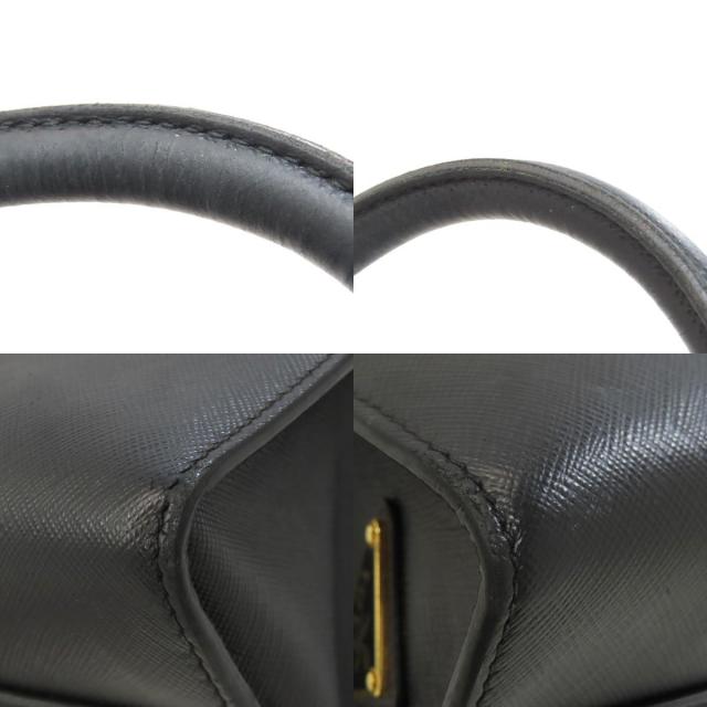 プラダ ハンドバッグ ロゴ金具