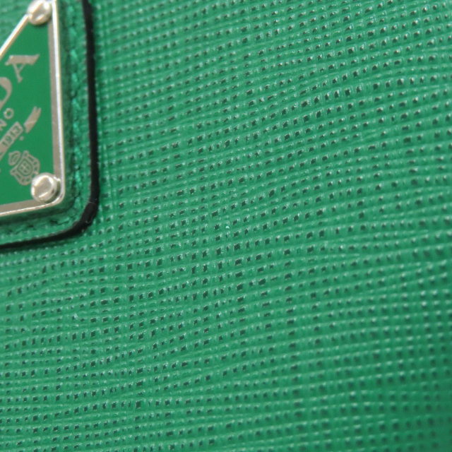 プラダ カードケース ロゴ金具