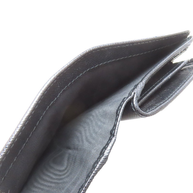プラダ 二つ折り財布（小銭入れあり） リップチャーム