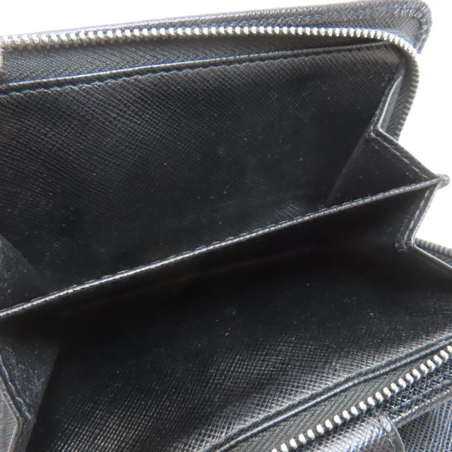 プラダ 二つ折り財布（小銭入れあり） リップチャーム