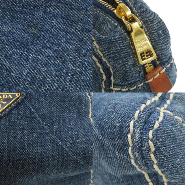 プラダ 化粧ポーチ ロゴ金具