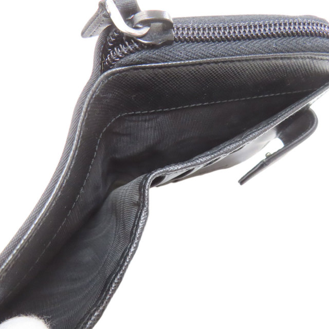 プラダ 二つ折り財布（小銭入れあり） ロゴ金具