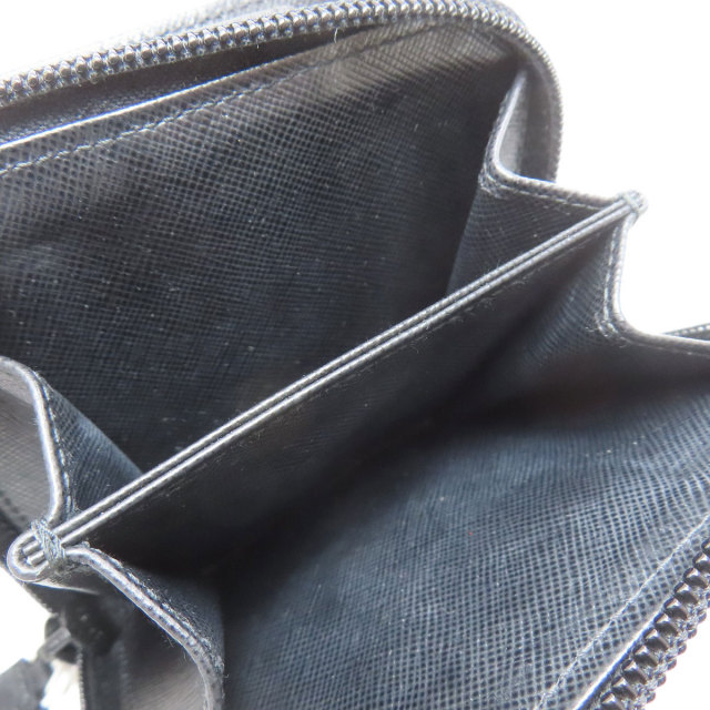プラダ 二つ折り財布（小銭入れあり） ロゴ金具