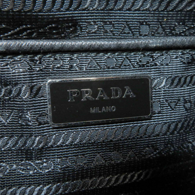 PRADA プラダ ロゴプレート ショルダーバッグ ナイロン素材
