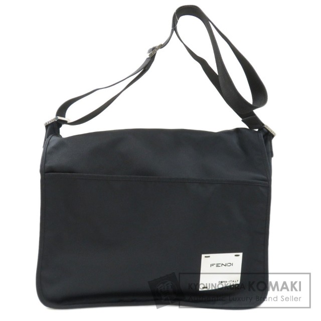 新品FENDIロゴ大きめポーチフェンディ黒色ブラックナイロンヴィトン  