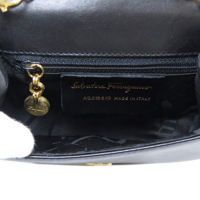 Salvatore Ferragamo サルヴァトーレフェラガモ チェーンショルダー 
