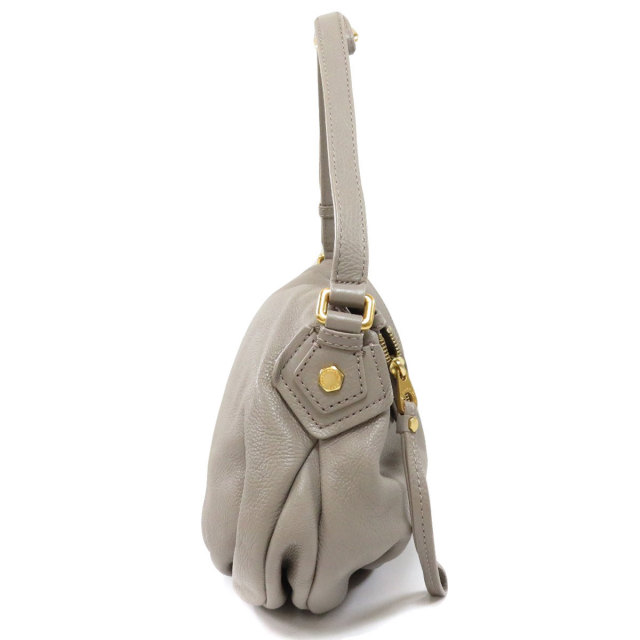 MARC BY MARC JACOBS マークバイマークジェイコブス ロゴプレート  