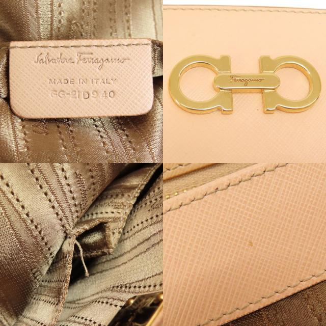 Salvatore Ferragamo サルヴァトーレフェラガモ ガンチーニ金具