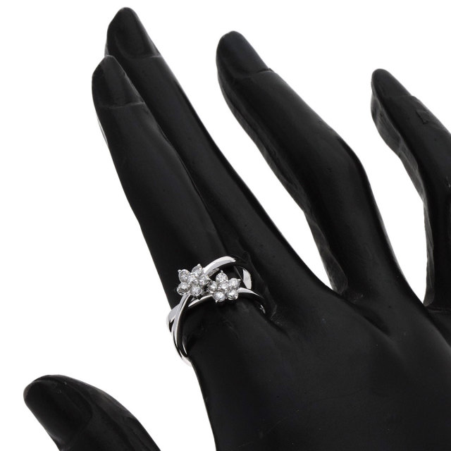 ポンテヴェキオ リング・指輪 フラワーモチーフ ダイヤモンド