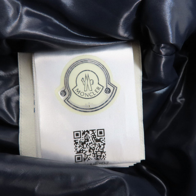 MONCLER モンクレール ロゴ クラッチバッグ ナイロン素材 レディース